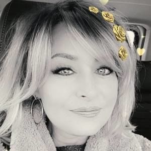 Meet your Posher, Roxanne